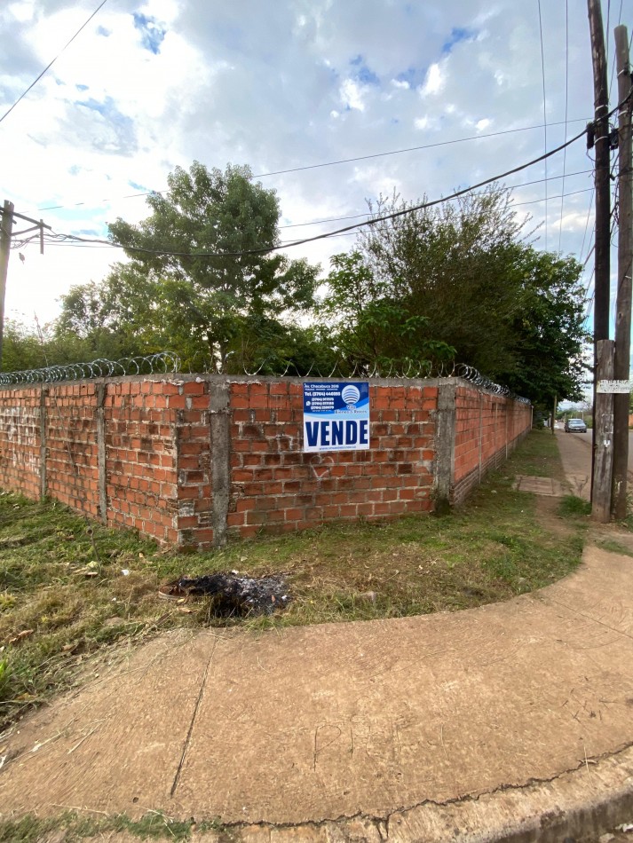 TERRENO EN VENTA EN ESQUINA - ÑU PORA -GARUPA - MNES