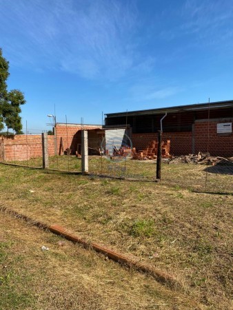 DUPLEX  EN VENTA-- COMPLEJO DE 5 UNIDADES POSADAS