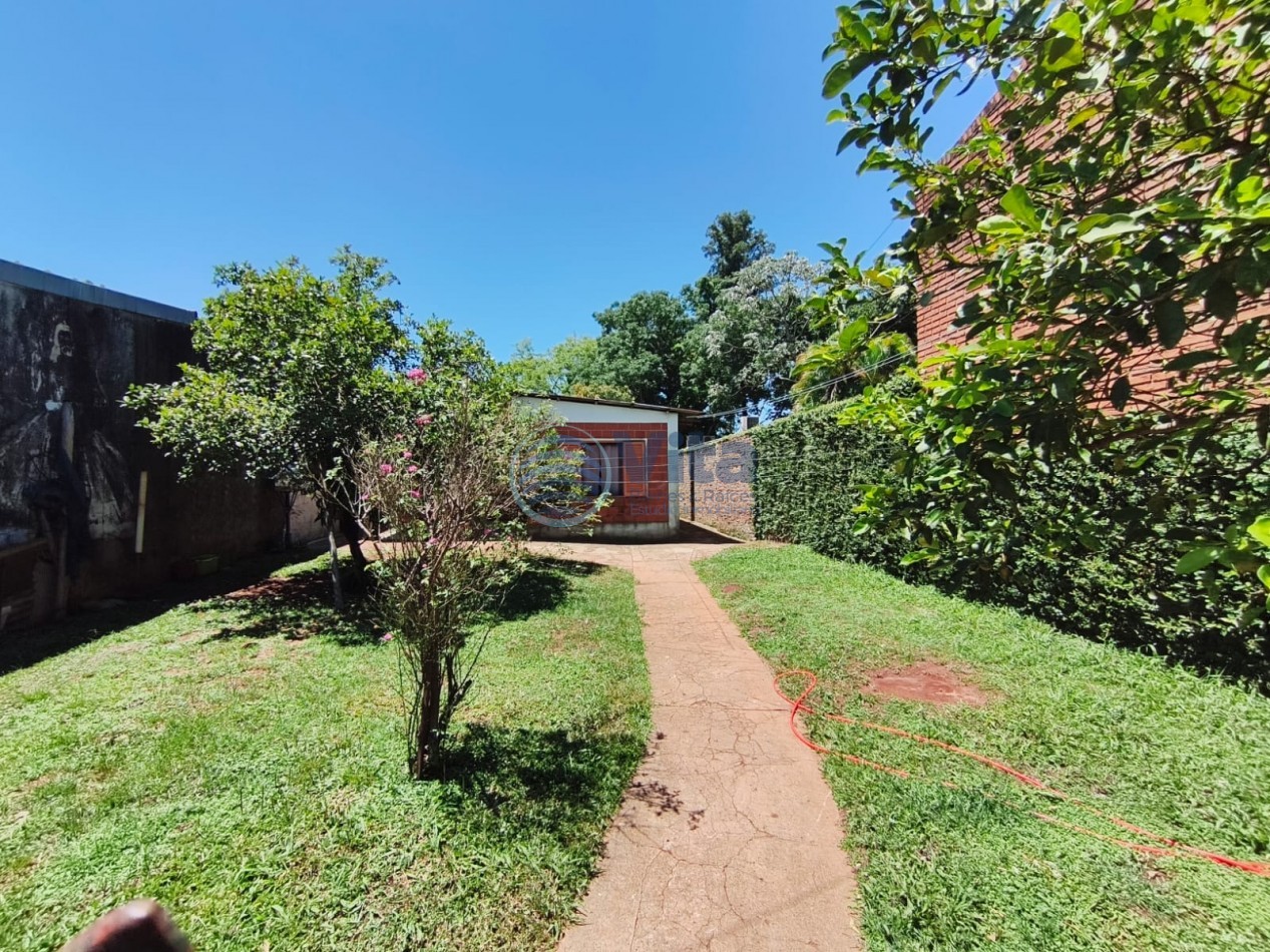 TERRENO EN VENTA CON CASA A RECICLAR  Z/ F. AMEGHINO Y FCO. DE HARO