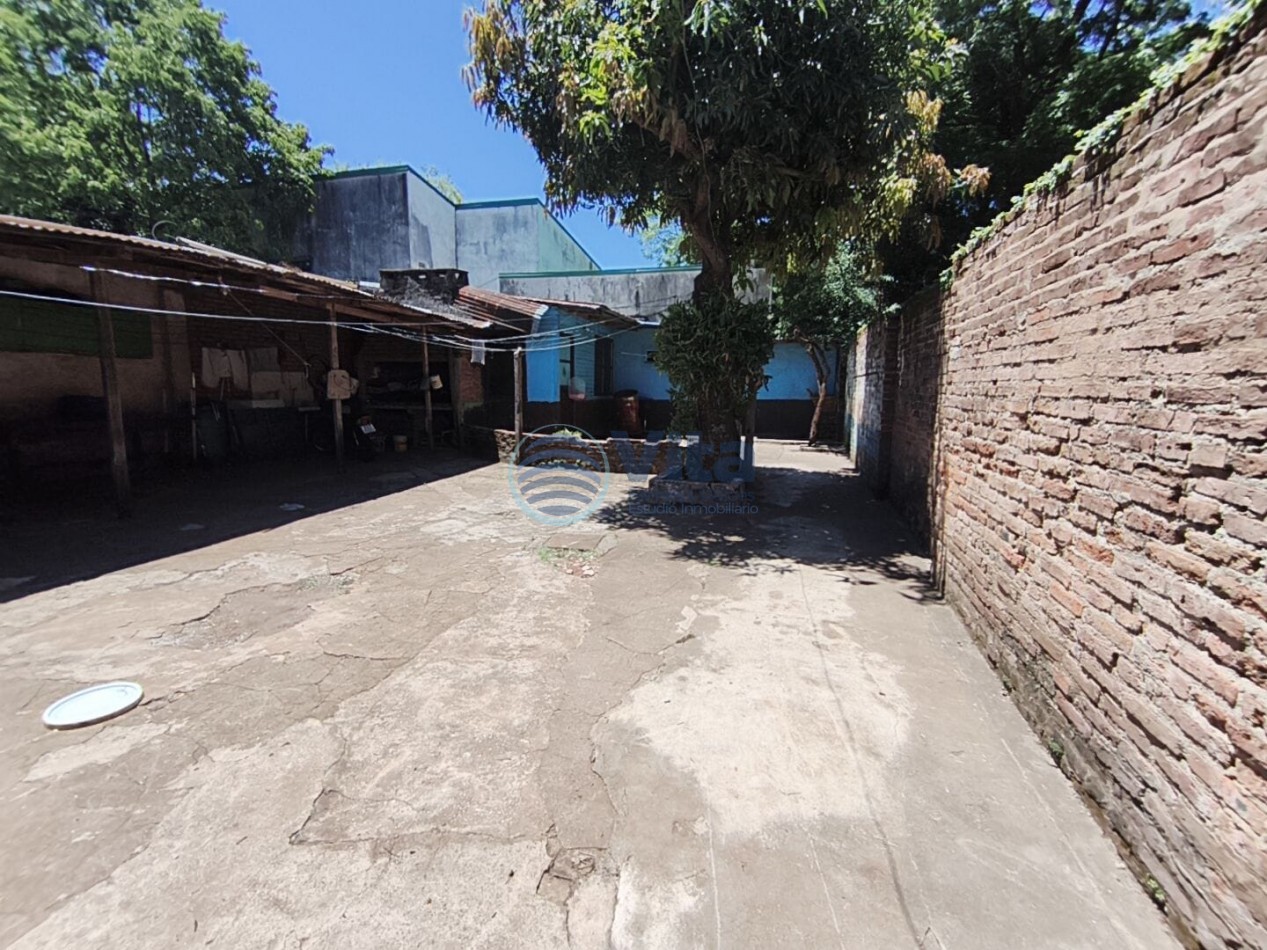 TERRENO EN VENTA CON CASA A RECICLAR  Z/ F. AMEGHINO Y FCO. DE HARO