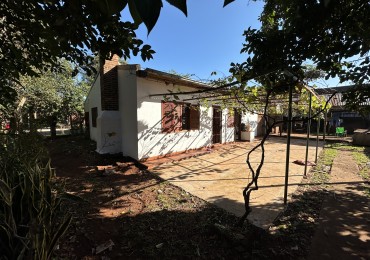 CASA EN VENTA CON AMPLIO TERRENO EN ESQUINA   B° ALTOS DE BELLA VISTA